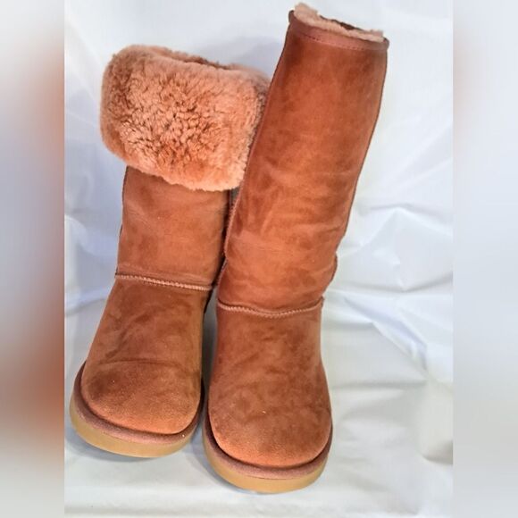 UGG   - Picture 11 of 16